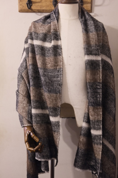 different news : <font size=3>denis colomb<br>ARTISANストール橙・白・赤　インド製　未使用　男女兼用<br>Shawl,Stole,Scarf<br 